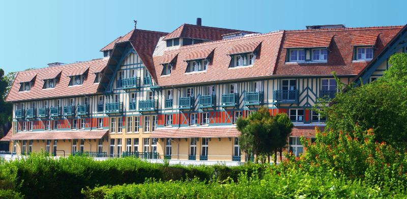 Renaissance Paris Hippodrome De St. Cloud Hotel Rueil-Malmaison Exterior foto